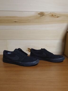 Nike Skateboard Shoes Youth Size 5.5